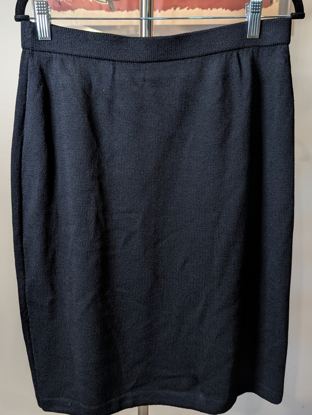 $60 St. John Collection Size M - Black Santana Knit Pencil Skirt EUC Modern 2018